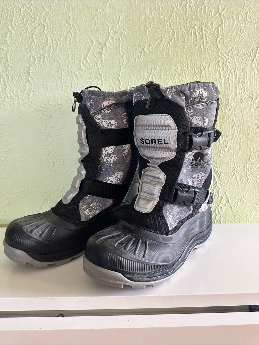 Men’s Sorel Alpha Trac Snow Boots size 11  Thermo Plus Extreme waterproof
